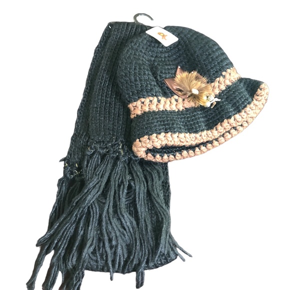 Super Soft Fringe Scarf & Hat Set - Picture 8 of 12